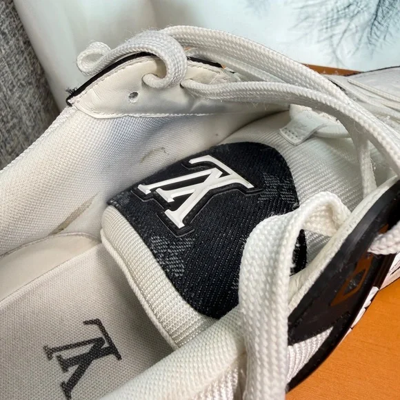 Louis Vuitton Monogram Black and White Sneakers - Picture 11 of 16